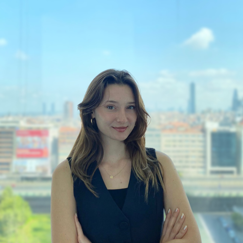 ŞİMAL NUR SÜRÜCÜ